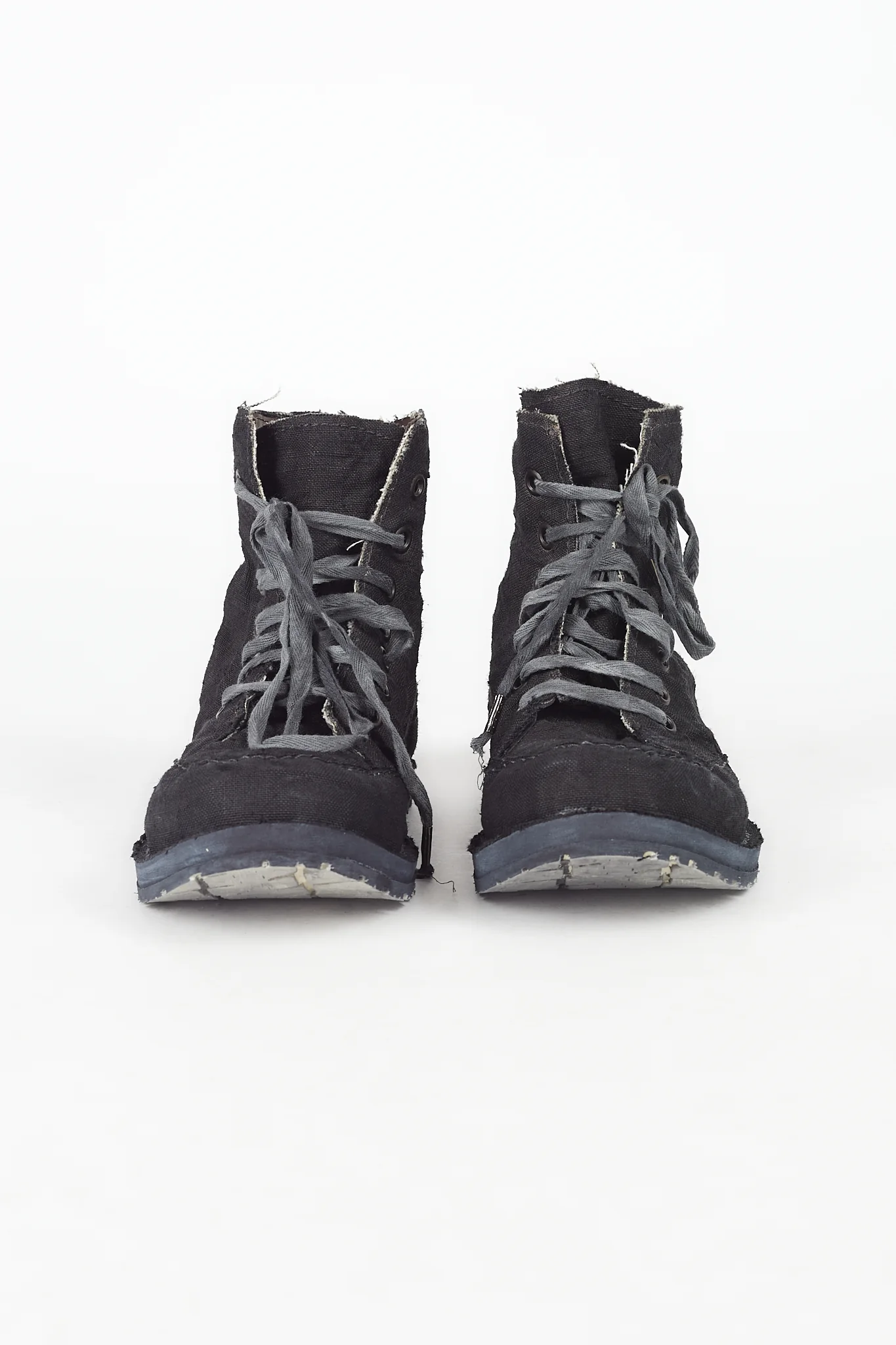 Limited Edition Sneaker - Image 3